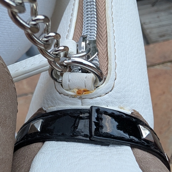 Betsey Johnson Roxy Puppy Crossbody Bag - Picture 10 of 12